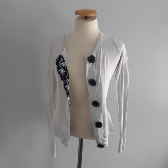 Simons cardigan Sweater Size S - Picture 3 of 11